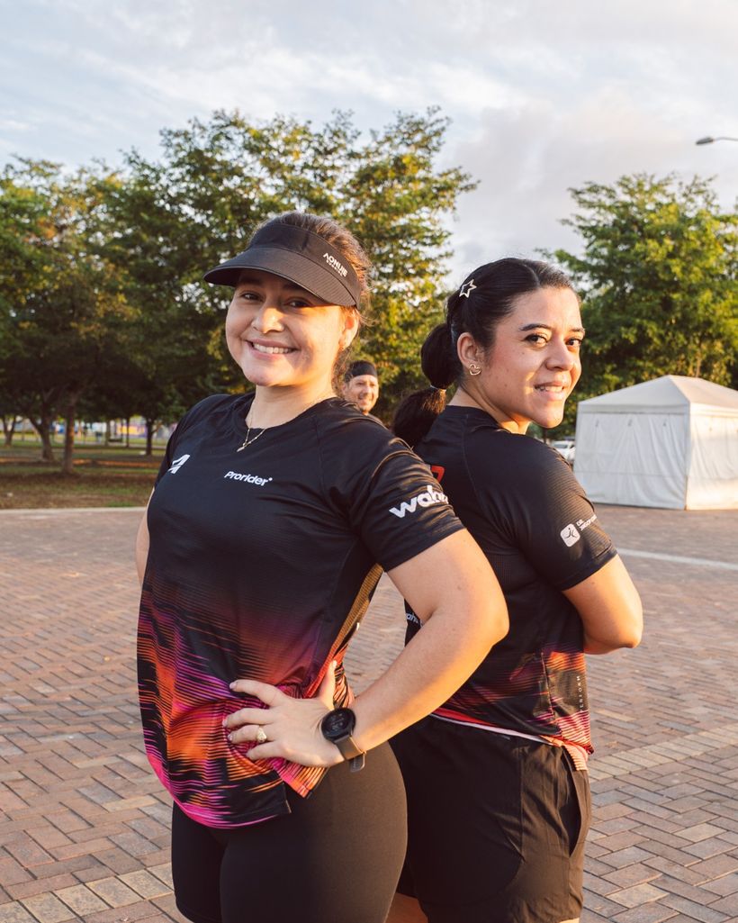 Dos atletas de ATP Endurance antes de entrenar