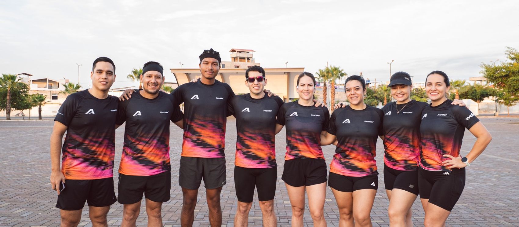 Equipo de ATP Endurance con el uniforme del club en Machala