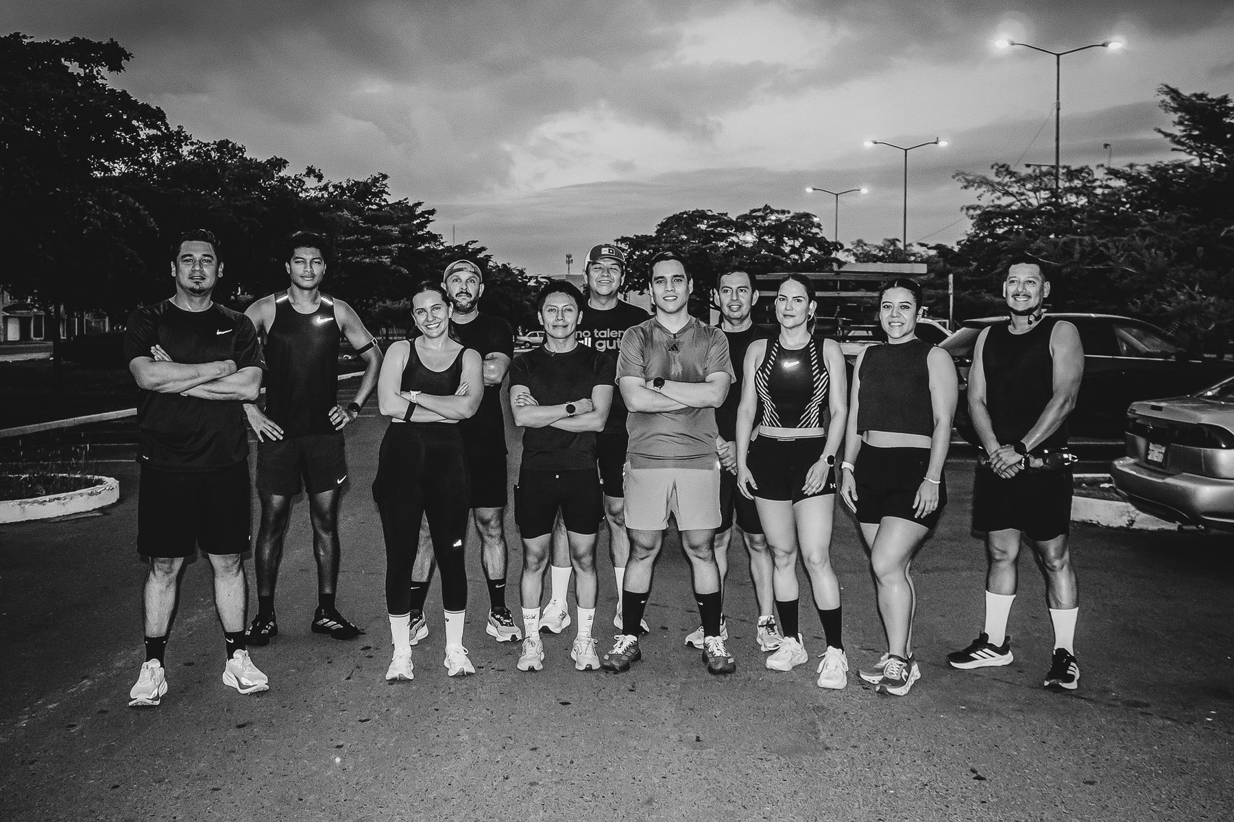 Atletas de ATP Endurance entrenando en grupo